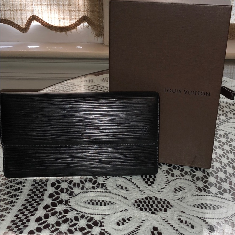 Louis Vuitton EPI  leather wallet